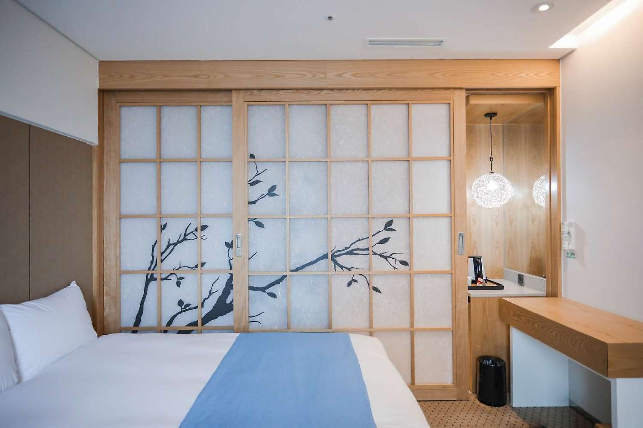 Hotel Whistlelark Jeju Esterno foto